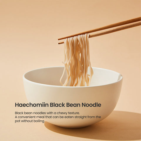 Haechomiin Black Bean Noodle Set with Bibim/Soba Sauce / 해초미인 검은콩국수
